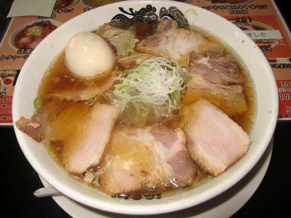 「淡麗醤油チャーシュー　980円＋味玉本日特価　70円。」@食堂 はせ川の写真