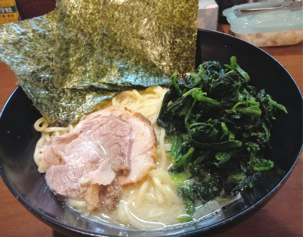 「濃厚豚骨らーめん（塩） ￥750・ほうれん草 ￥150」@歩家の写真