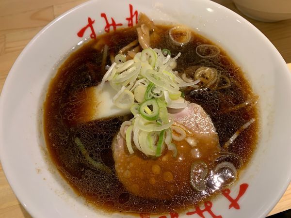 「醤油半600円」@すみれ 横浜店の写真