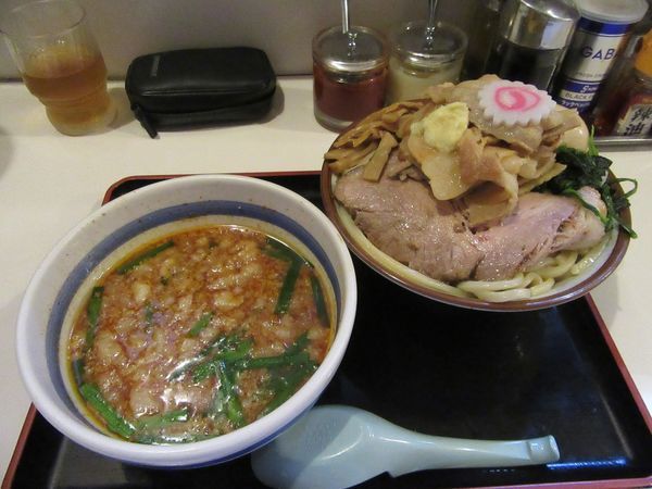 「限定　肉つけ麺　ピリ辛（８００円）＋味玉１２０円」@麺屋ゆうの写真