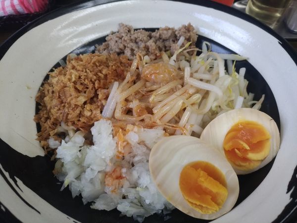 「【限定】 よしすけ風勝浦タンタンまぜそば 試作1号」@麺屋よしすけの写真