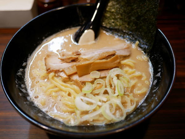 「ラーメン 太麺 大盛」@ラーメン長山の写真