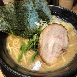 豚骨醤油ラーメン