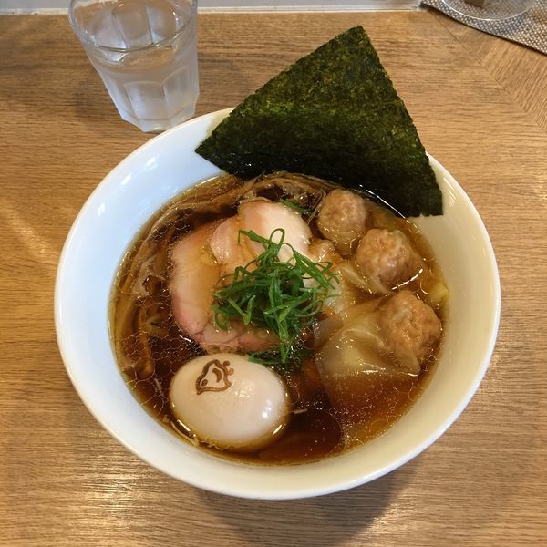 「ワンタン麺 味玉」@手打中華そば 大賀110の写真
