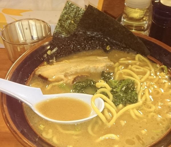「豚骨醤油らあめん 太麺」@上田らあめん はちの写真