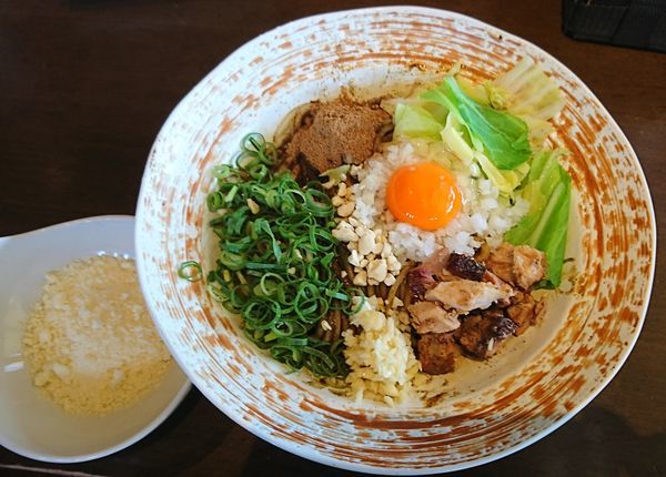 「黒どろまぜそば+チーズ(900円)」@麺や 虎徹の写真