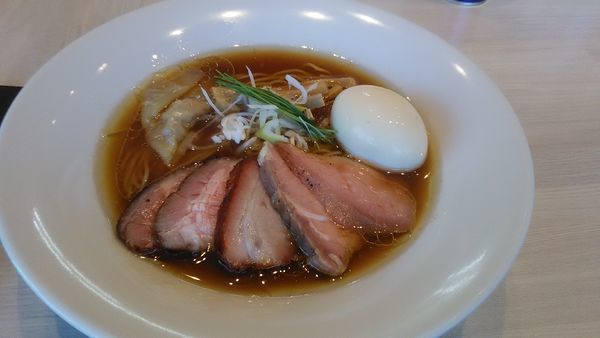 「特製中華そば　醤油」@宍道湖しじみ中華蕎麦 琥珀 東京本店の写真
