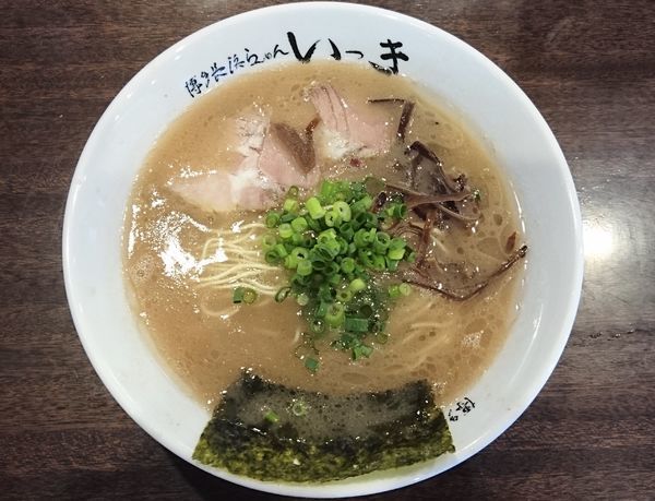 「らーめん（ハリガネ〜ハリガネ）」@博多長浜らーめん いっきの写真