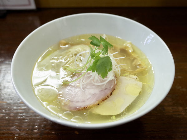 「比内地鶏とシャモロックの塩らぁめん…750円‬」@らぁめん サンドの写真