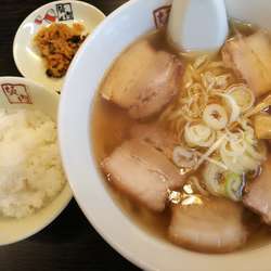 喜多方ラーメン:680円(小ライス:ランチ無料)