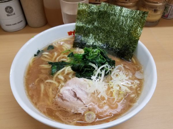 「ラーメン中盛り」@横浜ラーメン 町田家 新宿南口店の写真