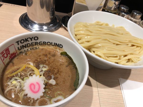 「つけめん(濃厚) 880円」@TOKYO UNDER GROUND RAMEN 頑者の写真