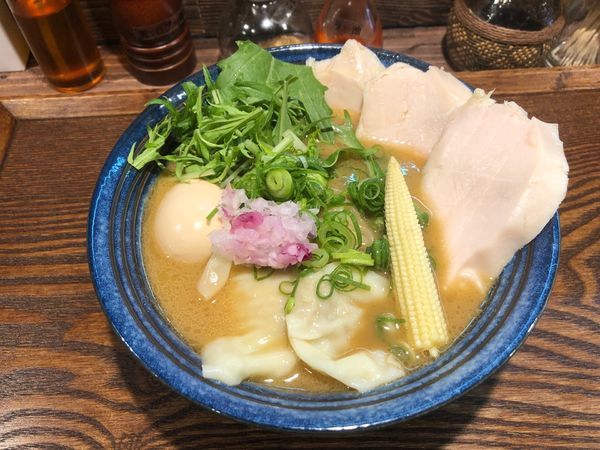 「燻製特製鶏白湯ラーメン」@燻製麺 燻の写真