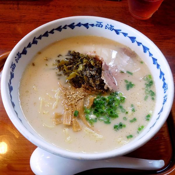 「高菜らーめん（税別 500円）＋半替玉（赤麺 税別 65円）」@西海製麺所 八王子みなみ野店の写真
