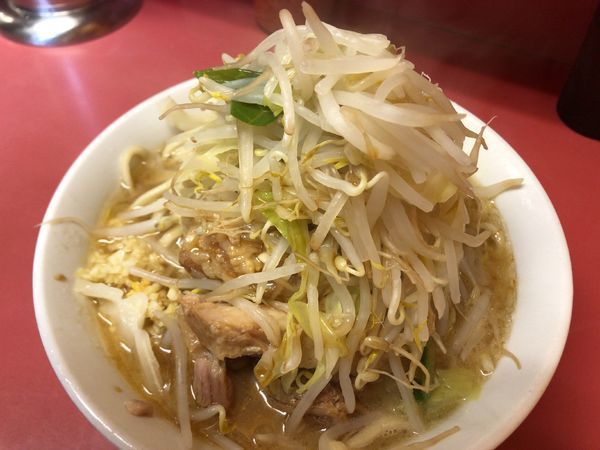「小豚4枚880円ニンニク野菜からめ」@ラーメン二郎 ひばりヶ丘駅前店の写真