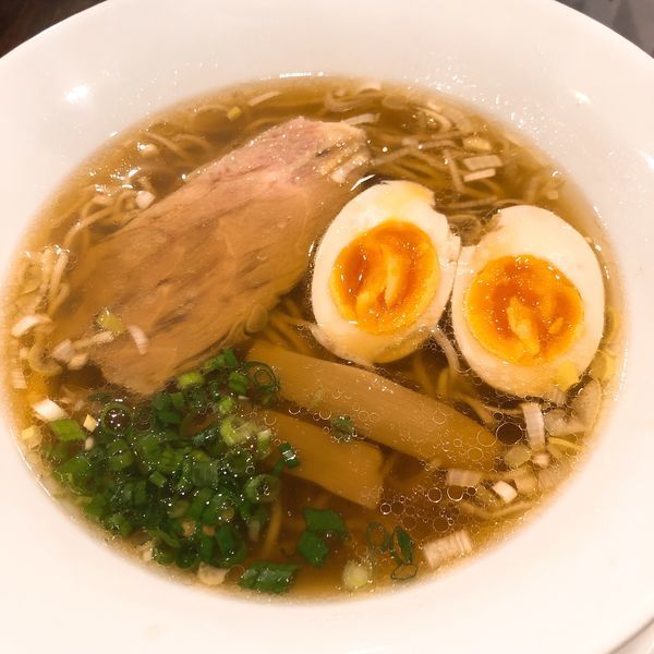 「醤油ラーメン味玉入り ¥900」@麺匠 きくちの写真