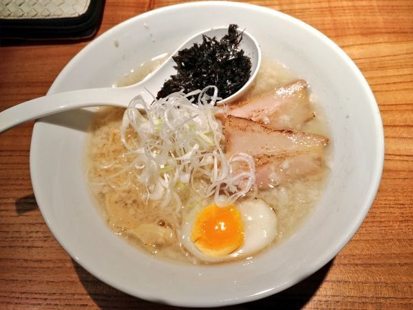 「数量限定 焼き真鯛背脂中華そば」@オサカナノヒの写真