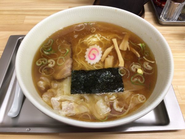 「ワンタン麺(麺少なめ硬め) 1,050円」@田無大勝軒の写真