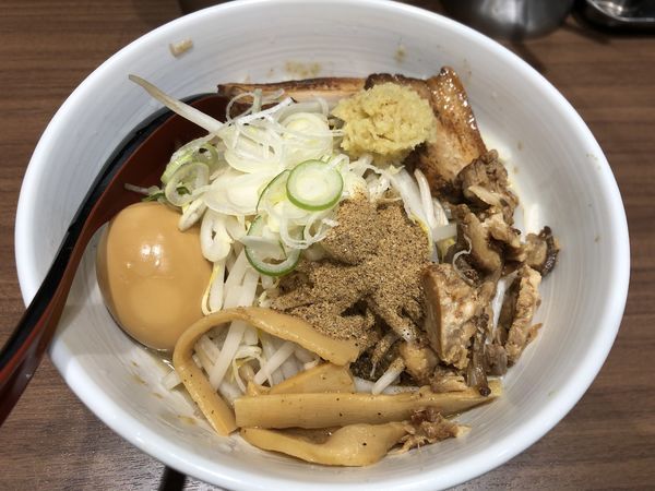 「特製味噌まぜそば」@東京スタイルみそらーめん ど・みそ キッテグランシェ店の写真