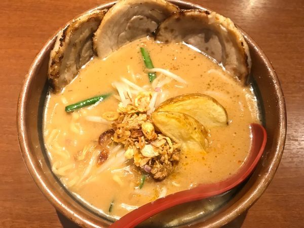 「北海道味噌 味噌漬け炙りチャーシュー麺 ¥1,090」@麺場 田所商店 小田原店の写真