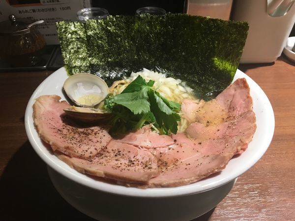 「赤鶏と蛤の淡麗中華そば(塩)」@麺屋 ねむ瑠の写真