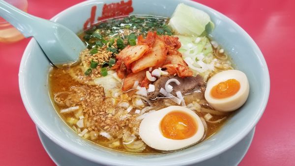 「期間限定　旨辛スタミナらーめん　味玉トッピング」@山岡家 松本店の写真