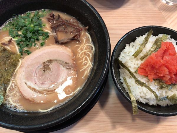 「らーめん　明太子ごはん」@九州とんこつらーめん ひらさわの写真