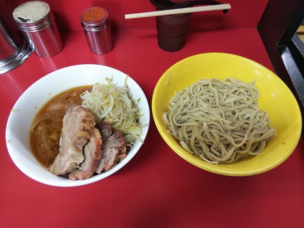 「麺半分豚二枚（つけ麺・ごま）」@ラーメン二郎 茨城守谷店の写真