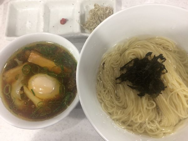 「【限定】特製醤油つけ麺（麺1.5玉）¥1250」@ラーメン星印の写真