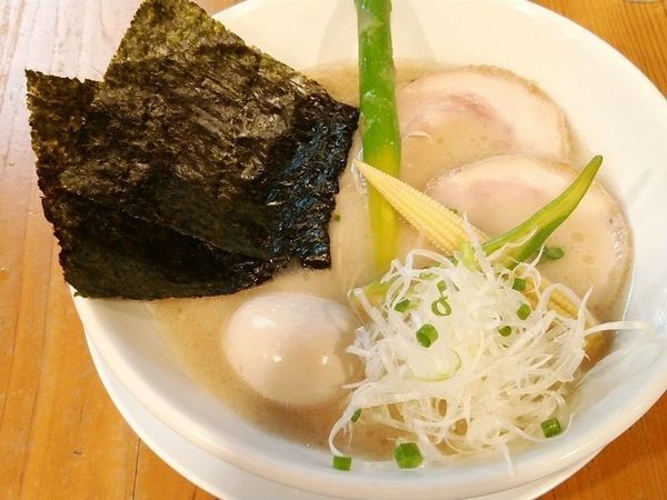 「特製豚白湯らーめん」@ろく月の写真