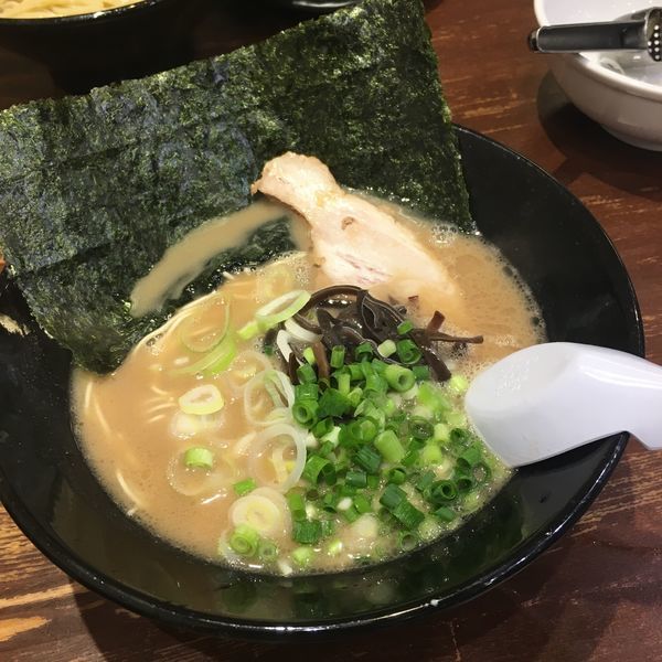 「豚骨 まる」@博多ラーメン とんこつ家の写真