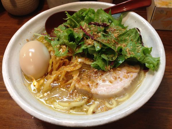 「塩ラーメン＋味玉」@『   』（無銘）の写真