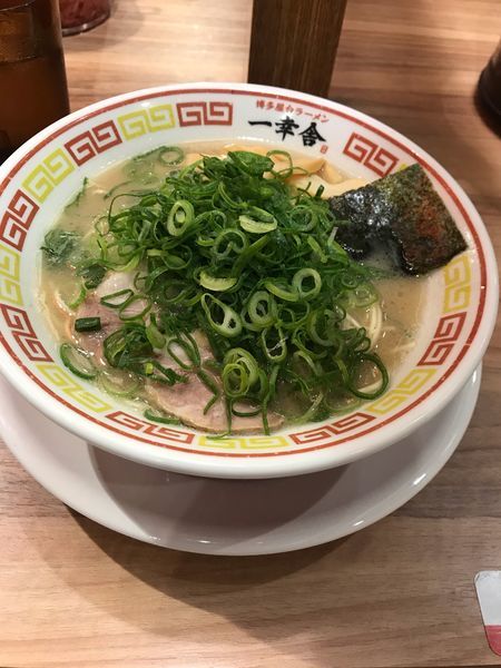 「青ネギ豚骨ラーメン」@博多屋台ラーメン一幸舎 東京キッテグランシェ店の写真