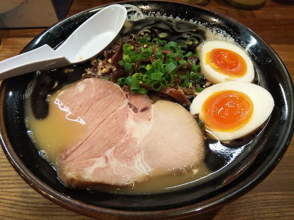 「【限定】黒豚骨　＋味玉：サービス券」@豚骨らあめん専門店 とんこつ家ZUNの写真