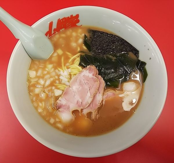 「地域限定プレミアム醤油豚骨860円」@ラーメン山岡家 山形西田店の写真