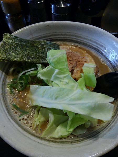 「フレッシュキャベツのもっこす熊本ラーメン」@ラーメンくれはの写真