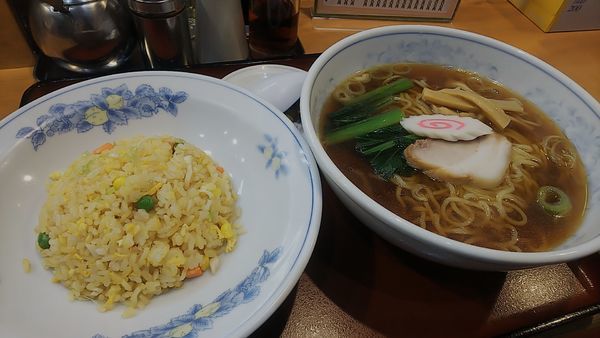 「ラーメン（しょうゆ）炒飯セット」@ことぶきの写真