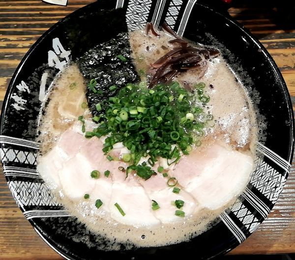 「チャーシューメン ＋ 替え玉」@博多一双 博多駅東本店の写真