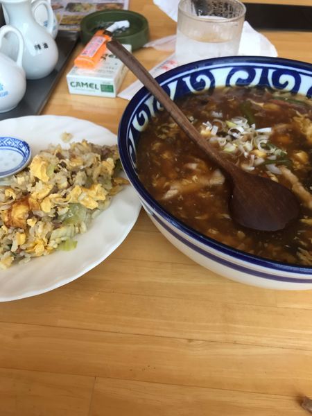 「酸辣湯麺&半チャーハンセット」@中国家庭料理 楽苑の写真