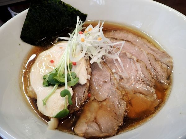 「しょうゆらぁめん（７５０円）＋豚チャーシュー（２５０円）」@らぁめんひろりんの写真