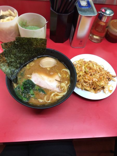 「ラーメン(硬め)+ネギチャーシュー+味玉」@ラーメン杉田家の写真