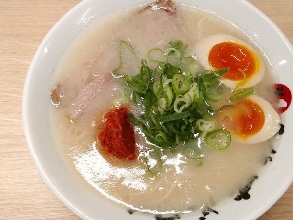 「特製辛みそらーめん＋煮玉子」@長浜ナンバーワン 東京大岡山店の写真