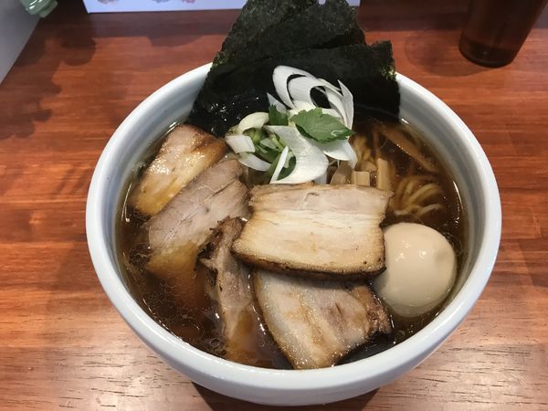 「特製（全部のせ）江戸醤油ら～麺」@麺屋 江武里の写真