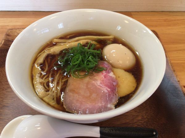 「醤油らあ麺 800円＋味付け煮玉子100円@」@入鹿（IRUCA）-Tokyo-の写真