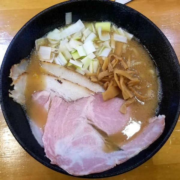 「豚骨魚介中華そば(大盛)」@自家製中華そば 麺の虜の写真