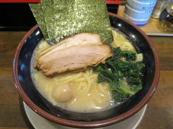 「豚骨醤油らーめん（並） ５００円 ※オープン記念価格」@横濱家系ラーメン 暁家の写真