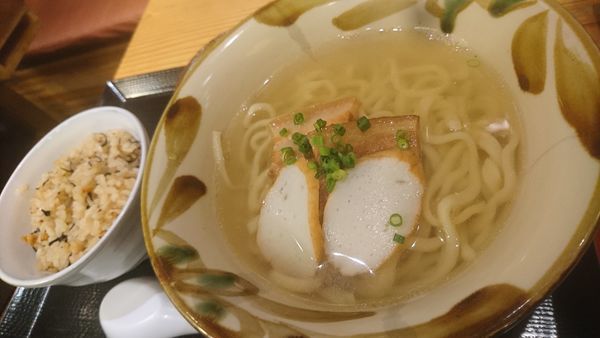「沖縄そばセット」@沖縄家庭料理 琉球市場 やちむんの写真