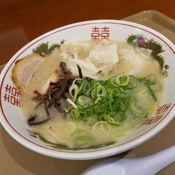 「期間限定ワンタン麺(¥850)」@博多だるま JAPAN MARK IS みなとみらい店の写真