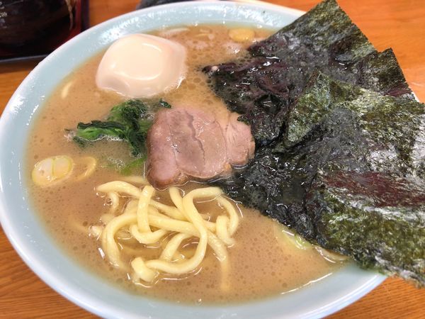 「ラーメン並 固め 味付玉子 830円」@千葉家の写真
