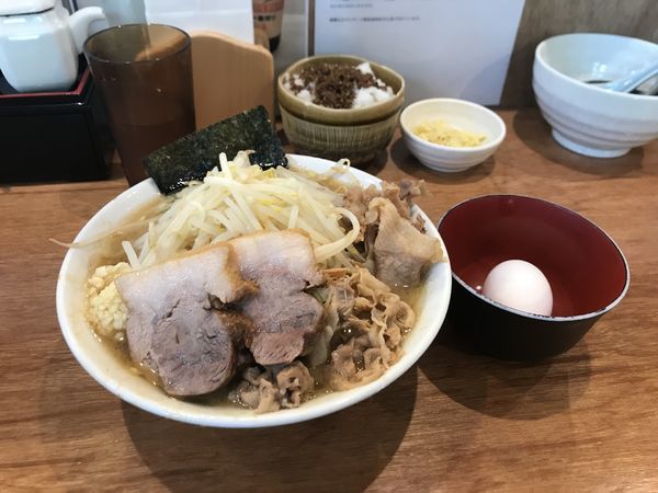 「濃厚肉うどん【ニンニク・こってり】」@肉うどん さんすけの写真